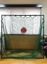 全力投球が屋内でもできるようにネットも完備されています。